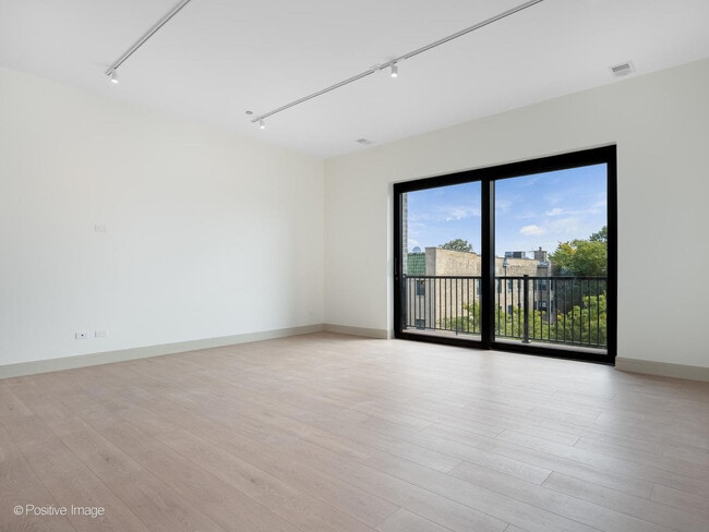 Photo - 3202 N Racine Ave Unit 402