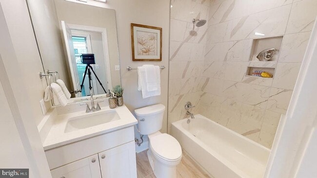 Photo - 220 Hamilton St NW Unit 218