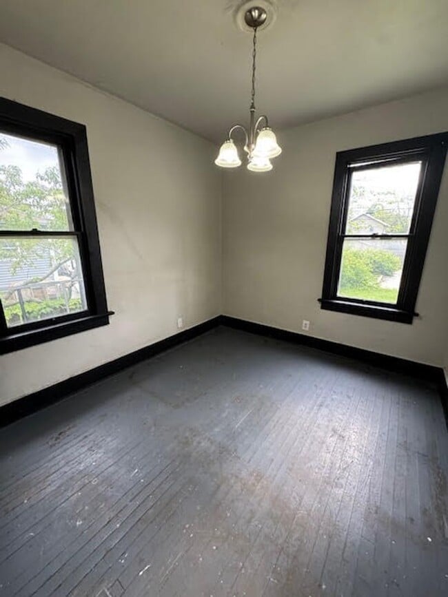Photo - 3717 Barr St