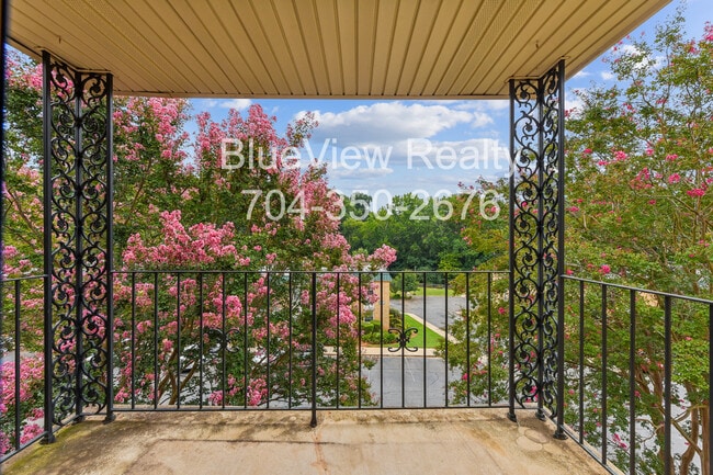Building Photo - 4735 Hedgemore Dr Rental