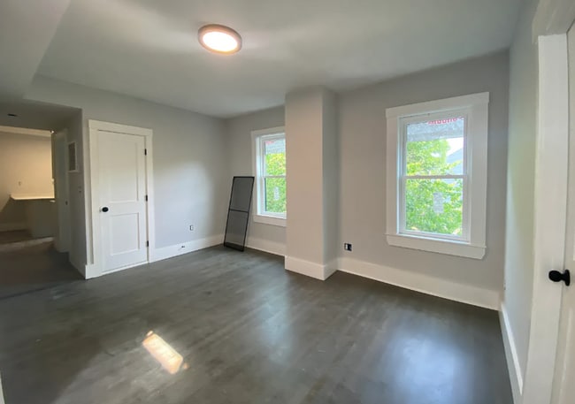 2-4 Cott - 2-4 Cott Apartment Unit #1