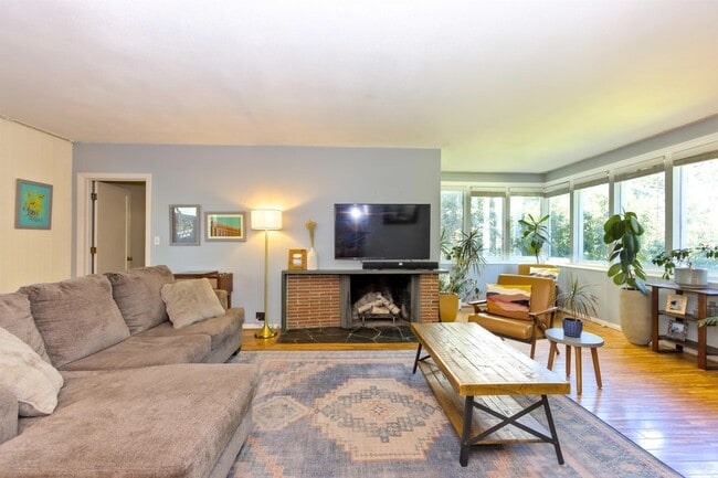 Photo - 1027 W 29th Ave