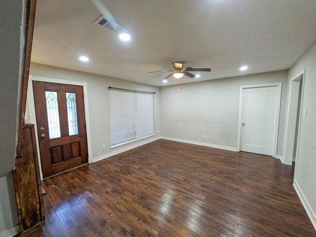 Photo - 460 Belvedere Dr