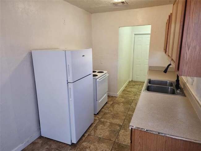 Photo - 616 NW 36th St