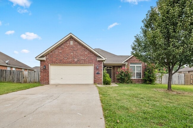 Building Photo - 702 Grant Ave