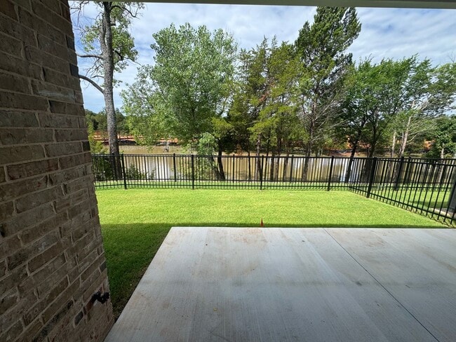 Photo - Flexible terms and easy move in!! 3 bed, 2 bath, 2 car garage in the gated Bungalow Heights commu...