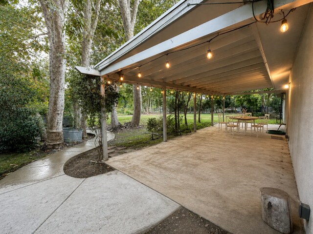 Oversized covered patio - 210 Wood Duck Dr