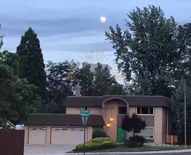 Photo - 4 Bedroom in Reno!!!  Great Location!