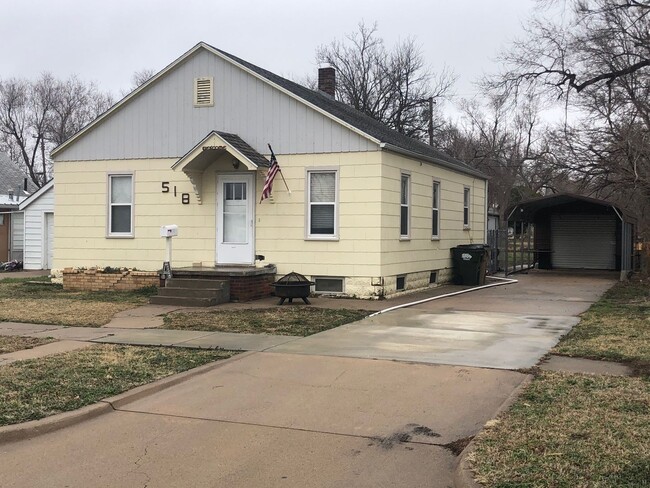 Building Photo - 2 Bedroom, 1 Bathroom House