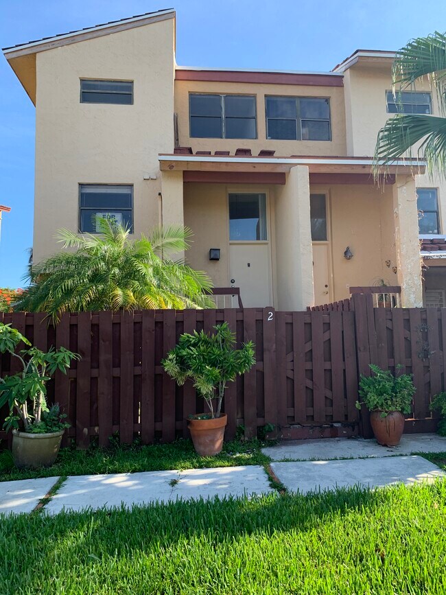 Photo - 281 W Park Dr