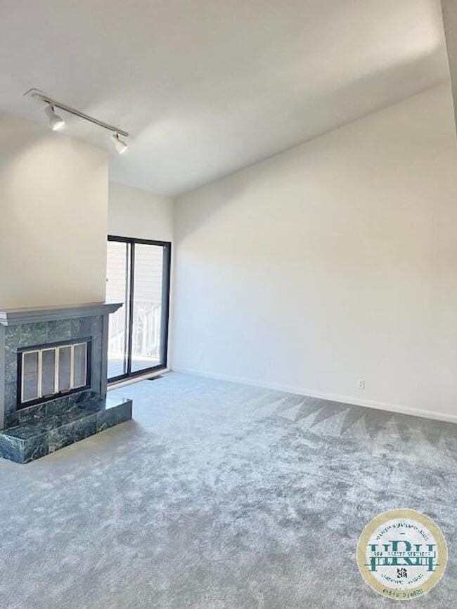 Photo - Spacious 3BR|2.5BA Home in the heart of Brisbane