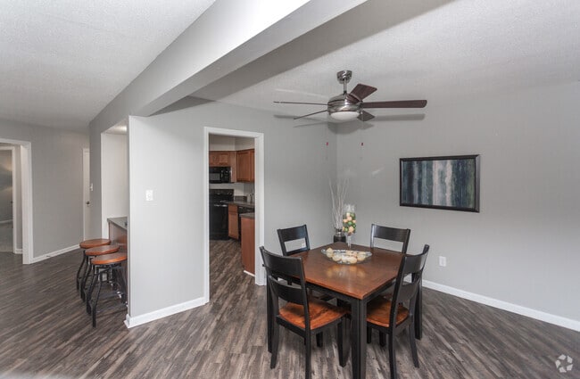 North Willow Apartments and Townhomes - 2BR, 2BA - 1350 SF - North Willow