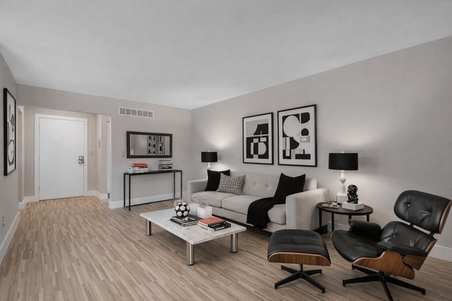 Rochester Club Apartments