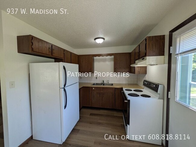 Building Photo - 937 W Madison St Rental
