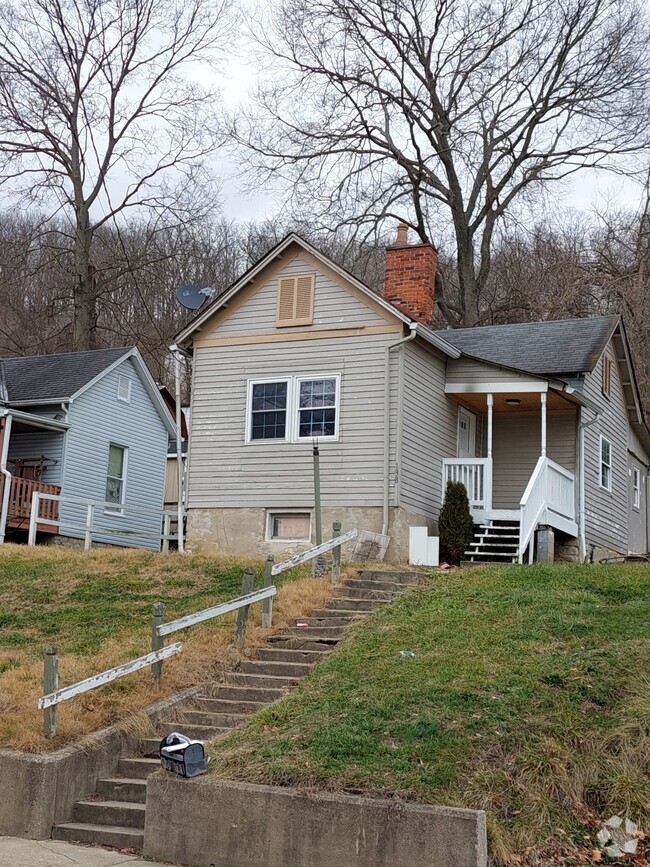 Building Photo - 138 1st St Rental