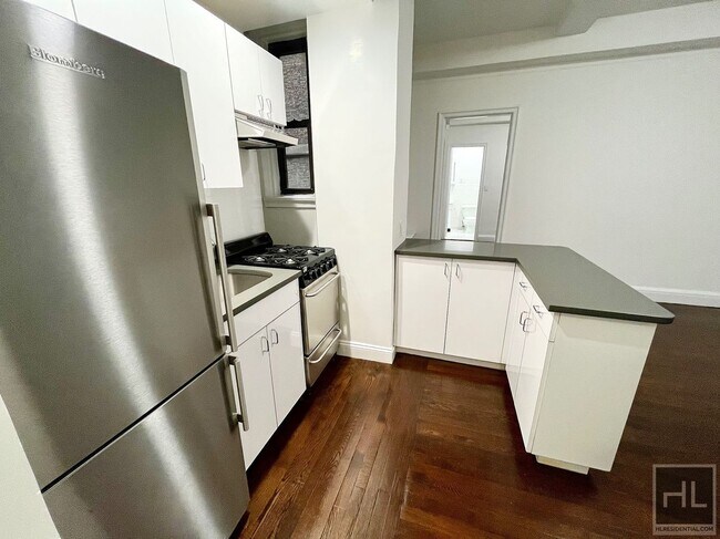 Photo - EAST 46 STREET Unit 3J