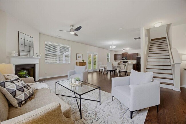 Photo - 3110 Boxwood Crossing