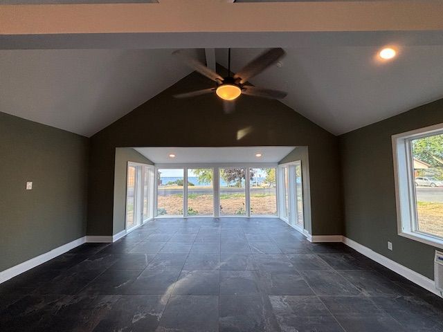 Photo - 7438 Lakeshore Rd