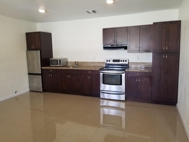 Photo - 703 NW 6th St Unit B