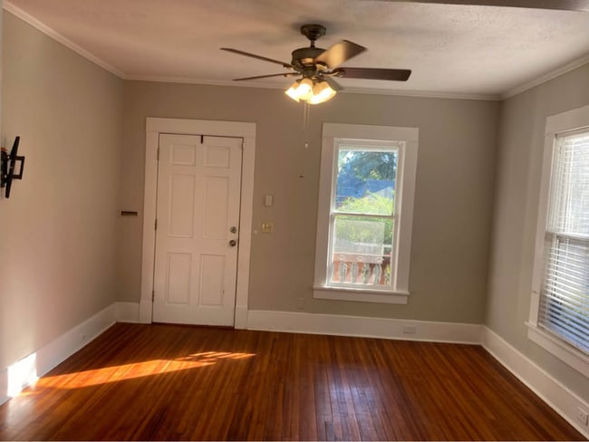 Photo - 842 Fairview St