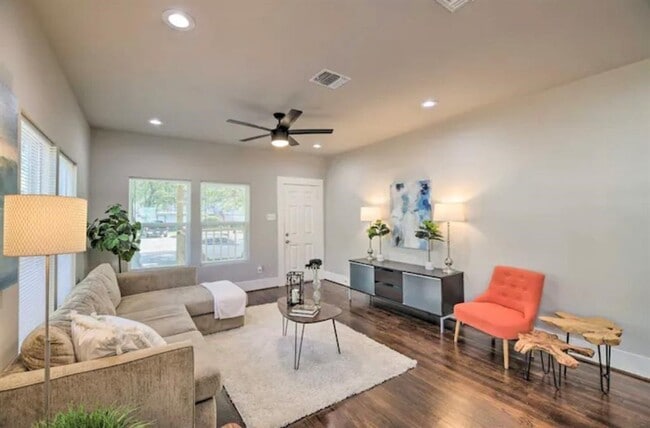 Photo - 5224 Leeland St