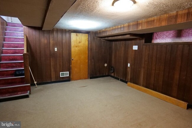 Photo - 1131 Kerper St