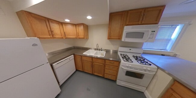 Building Photo - 2300 Dante St Unit 2302 B