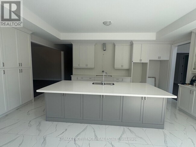 Photo - 62 Pearsall Pl