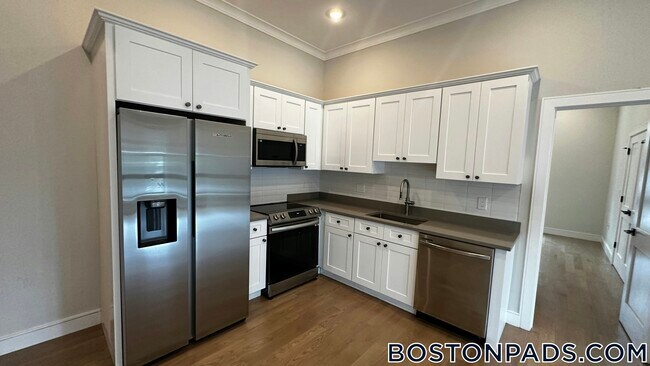 Photo - 16-18 Highgate St. Unit 303