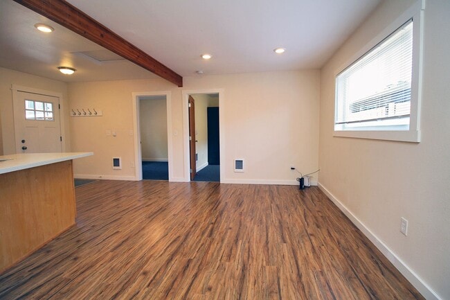 6214 SE 51st Ave Unit 6214 - House