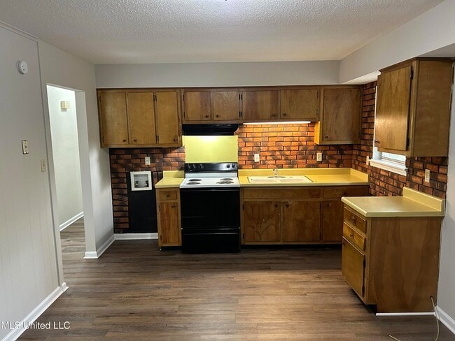 Photo - 8105 Elmbrook Dr