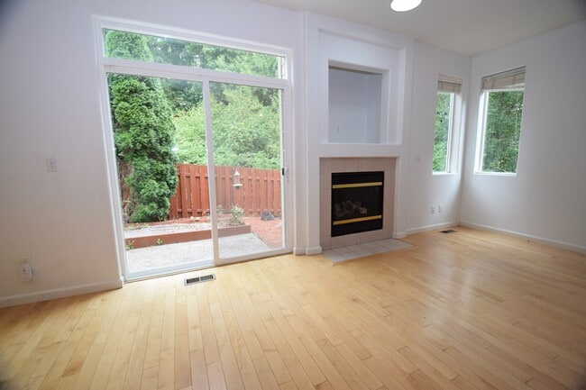 Photo - 432 NE 57th Ave