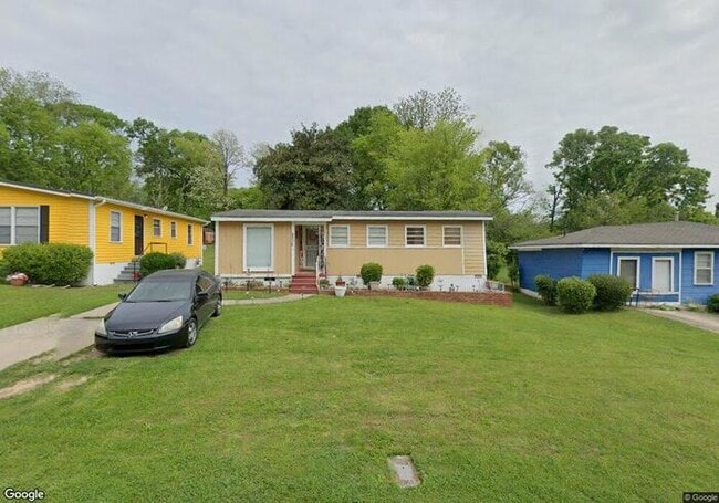 Building Photo - 3 bedroom, 2 bath newly updated home in the Birmingham Eastlake area