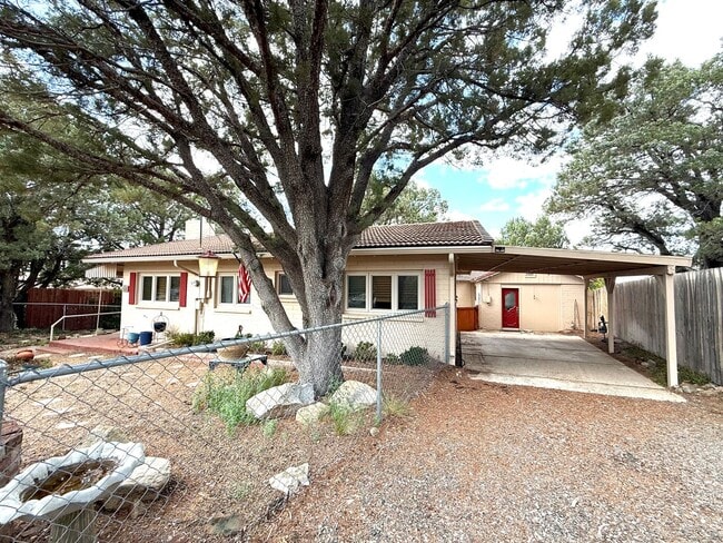 Million-Dollar Views of Granite Mountain &... - Million-Dollar Views of Granite Mountain &... House