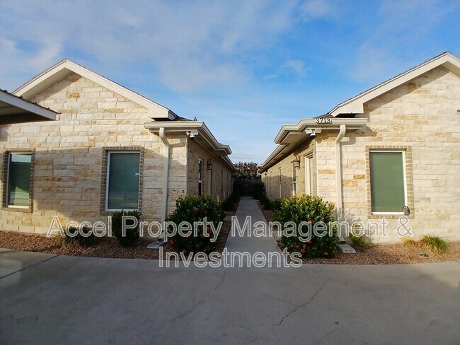 Photo - 3713 Whitewing Ave Unidad Apt 2