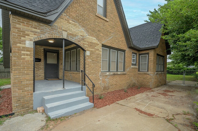 Photo - 1017 NE 16th St
