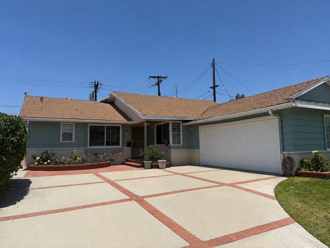 Building Photo - 15413 Talbot Dr