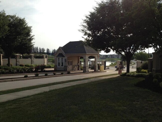 Photo - 1253 Elderslie Ln