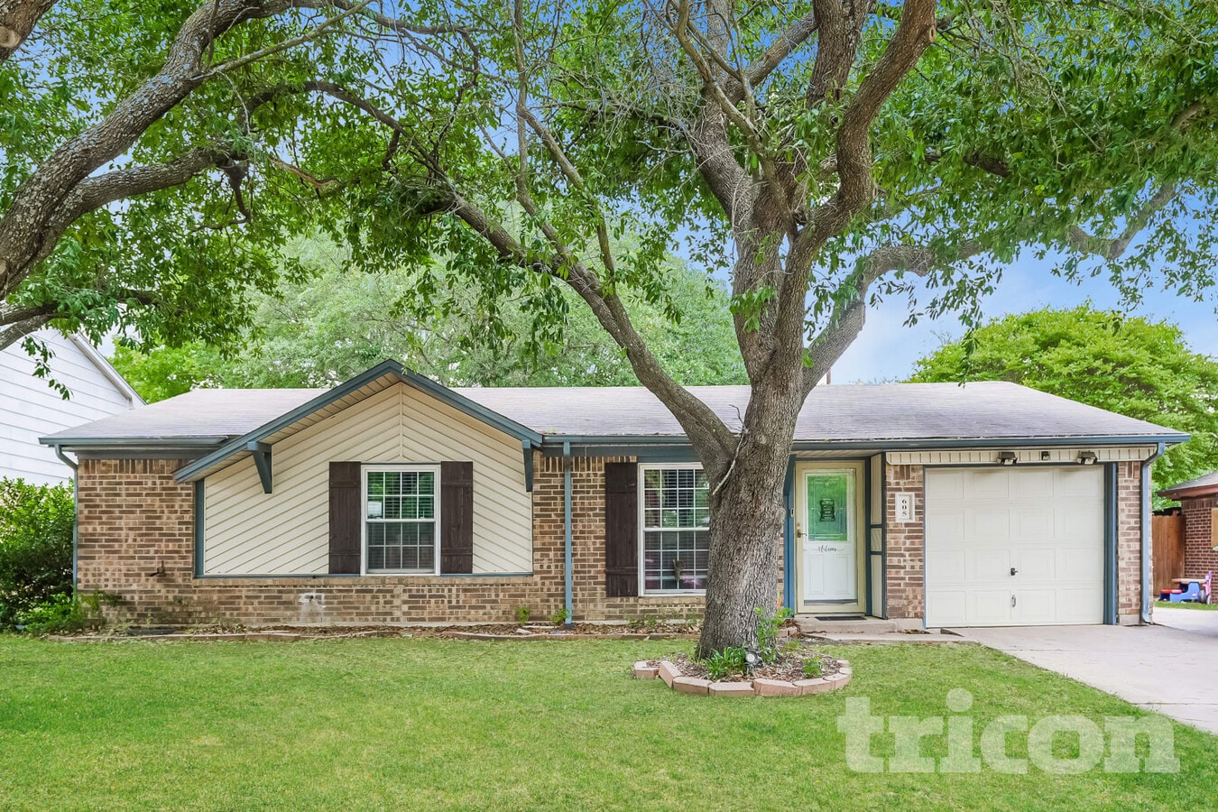 Photo - 605 Sherman Dr