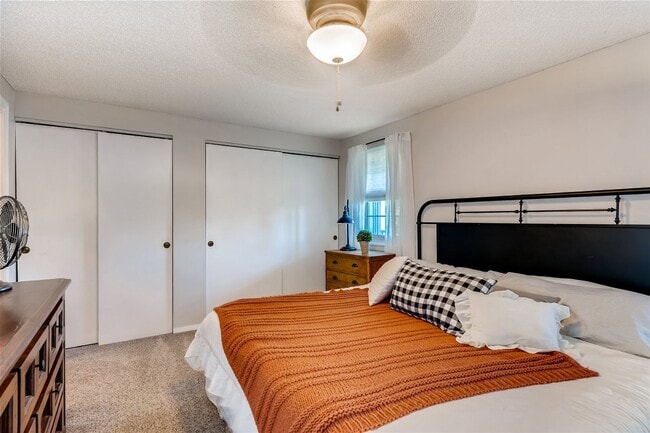 Photo - Beautiful Townhome in Knolls West, Centennial