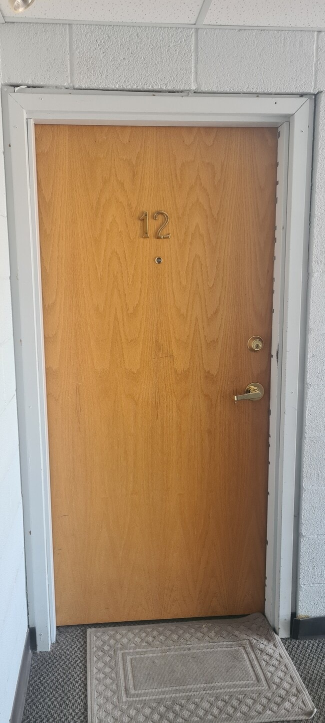 Building Photo - 3870 Retallack St Unit 12