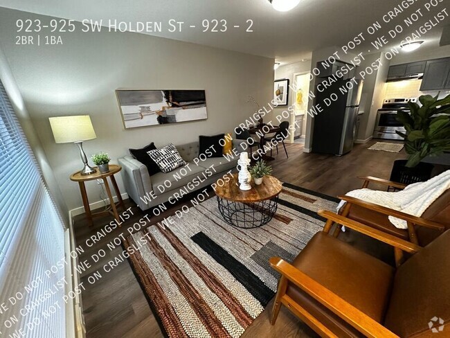 Building Photo - West Seattle - Renovated 2 Bedroom / 1 Bat... Unit 2 Rental