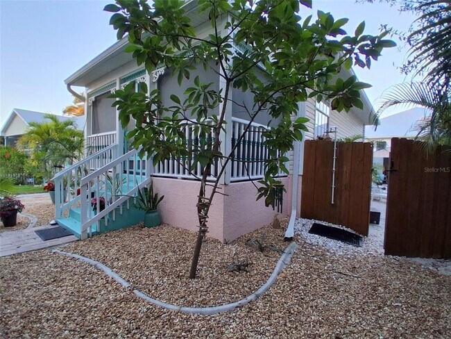 Photo - 216 Berry St