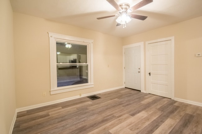 Photo - 37914 2nd St