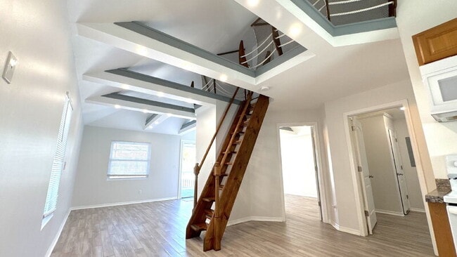 Photo - 215 N Wild Olive Ave Unidad 2