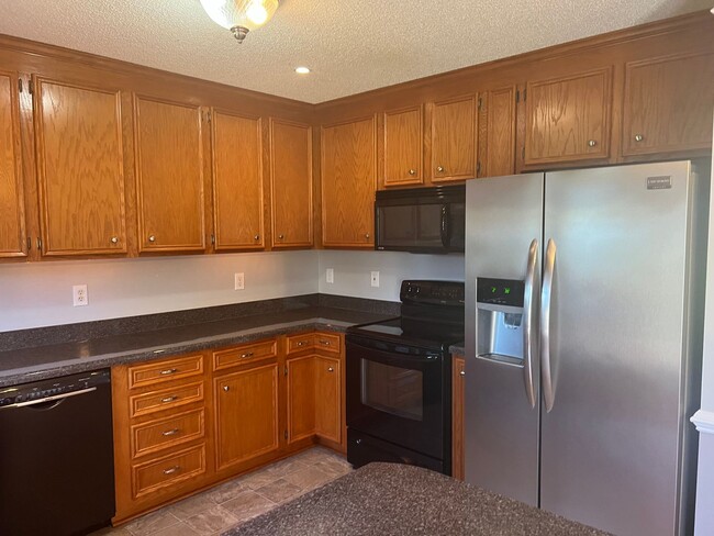 Photo - 3 Bedroom 3 Bathroom House with an Office. Available Now!