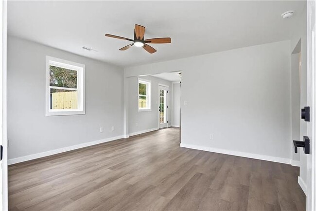Photo - 1543 Evergreen St