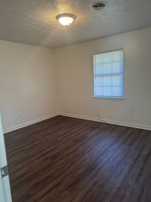 Photo - 3210 Brookside Dr NW