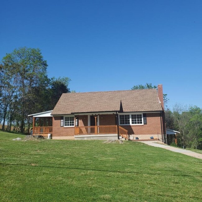 Building Photo - 766 Borden Rd