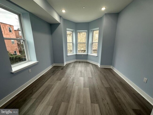 Photo - 1716 W Oxford St